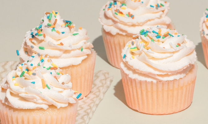 How to Make the Ultimate Vanilla Cupcakes